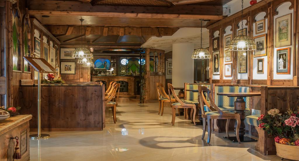 Hotel Ai Pini Віго-ді-Фасса Екстер'єр фото