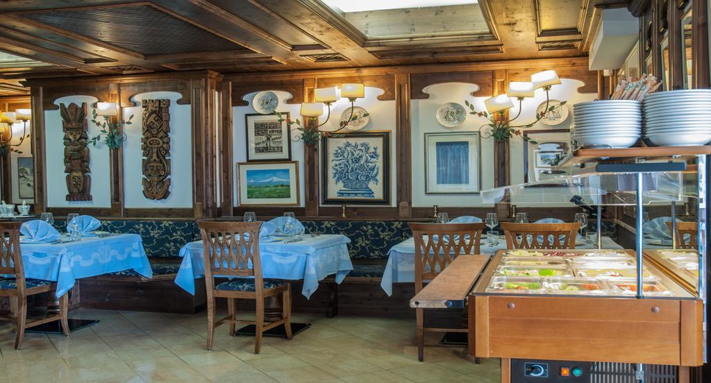 Hotel Ai Pini Віго-ді-Фасса Екстер'єр фото