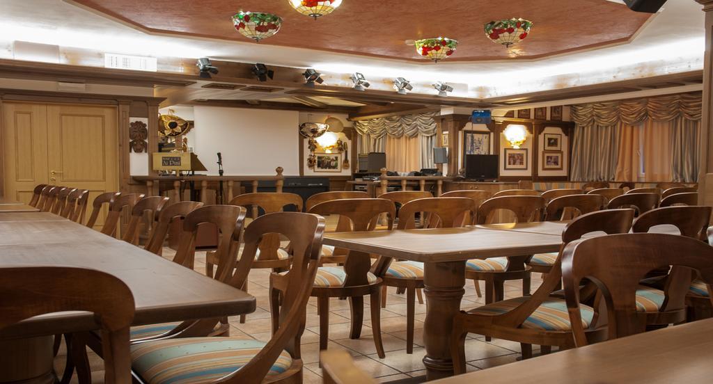 Hotel Ai Pini Віго-ді-Фасса Екстер'єр фото