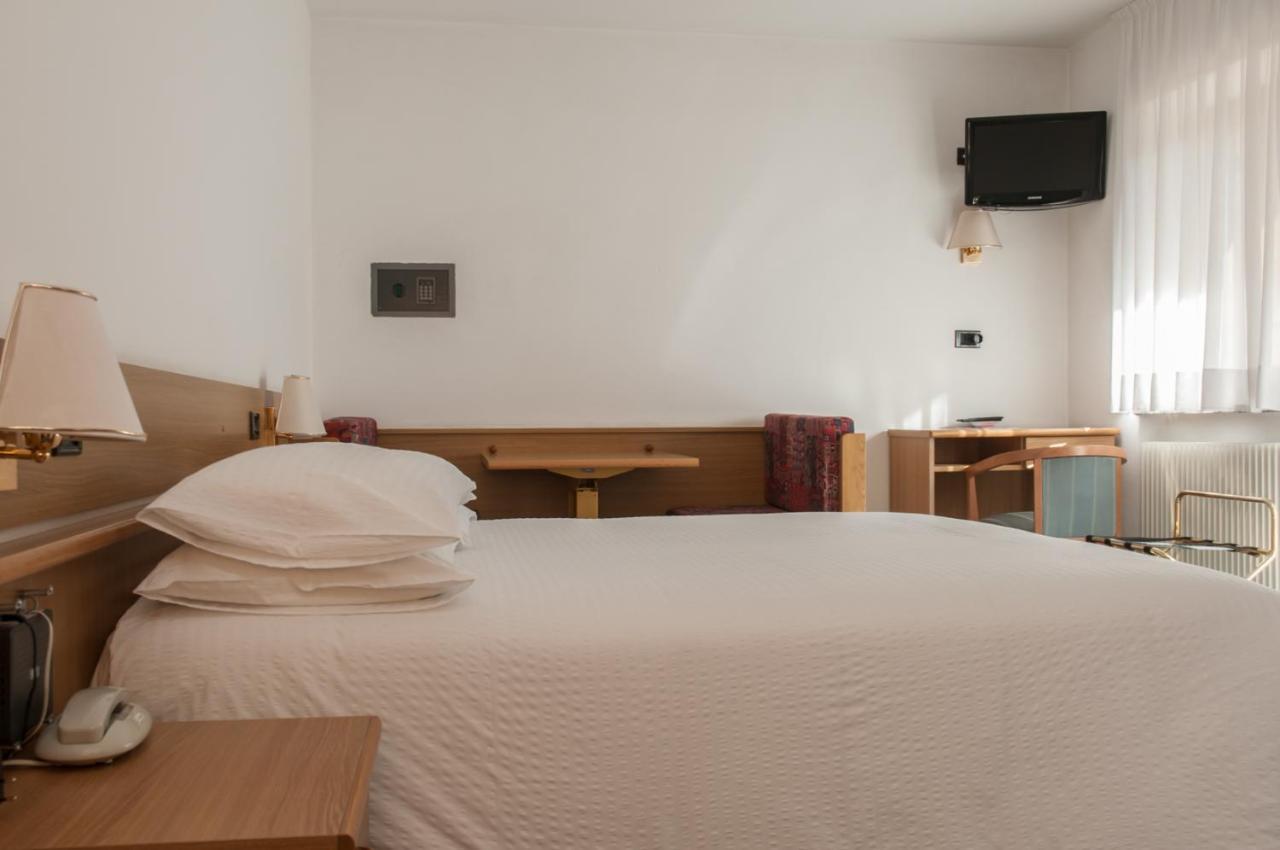 Hotel Ai Pini Віго-ді-Фасса Екстер'єр фото